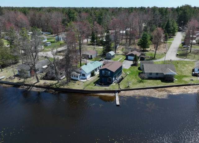 Property at 215 Warren Ave, East Tawas, MI 48730, 4 beds, 2 baths