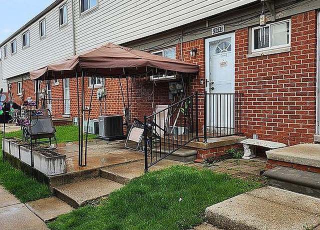 Property at 20743 Washington St, Roseville, MI 48066, 3 beds, 1.5 baths