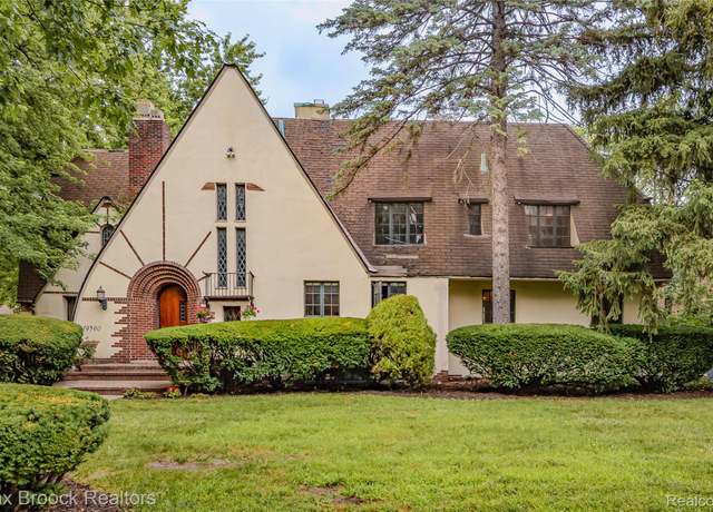 Property at 19390 Canterbury Rd, Detroit, MI 48221, 4 beds, 3.5 baths