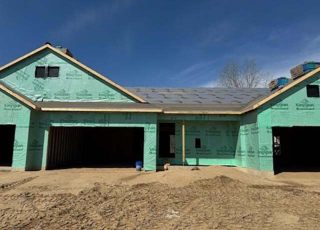 Property at 1535 N Village Cir, Kalamazoo, MI 49009, 2 beds, 2.5 baths