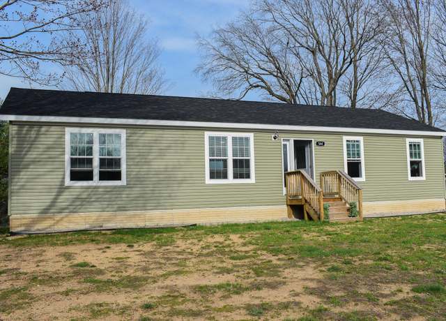 Property at 584 Gitchegumee Dr, Buckley, MI 49620, 4 beds, 2.5 baths