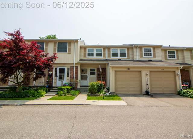 Property at 1466 Brentwood Dr, Troy, MI 48098, 2 beds, 2.5 baths