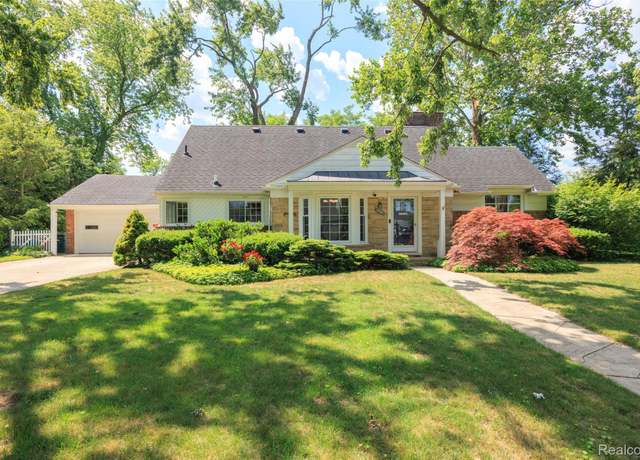 Property at 17501 Dunblaine Ave, Beverly Hills, MI 48025, 4 beds, 2.5 baths