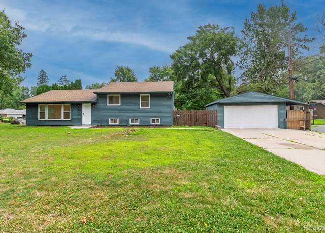 Property at 5835 Forestal Dr, Rochester, MI 48327, 5 beds, 2 baths
