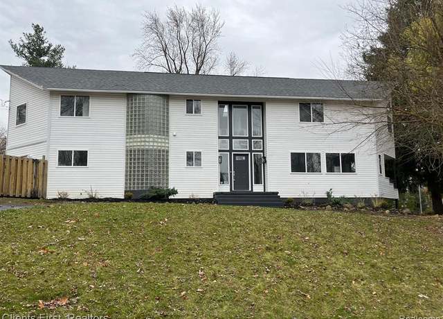 Property at 4199 Motorway Dr Dr, Waterford, MI 48328, 3 beds, 3 baths