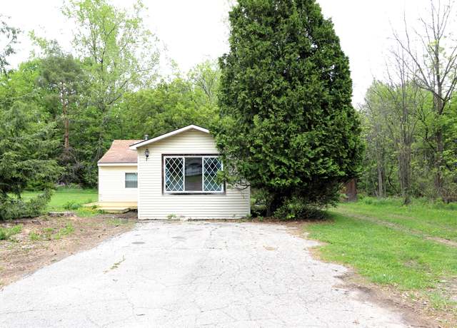 Property at 6259 Mercury Ave, Burton, MI 48509, 2 beds, 1 bath