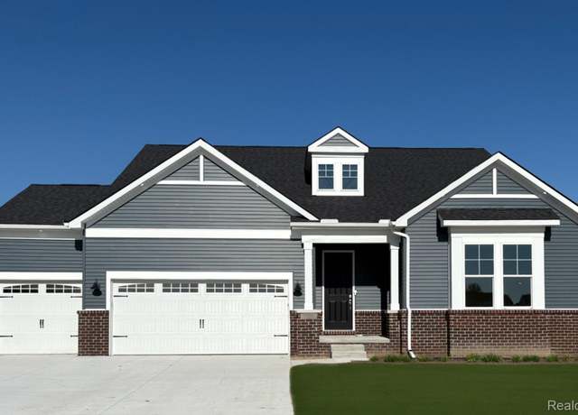 Property at 50521 Crusader Dr, Macomb, MI 48044, 3 beds, 2 baths