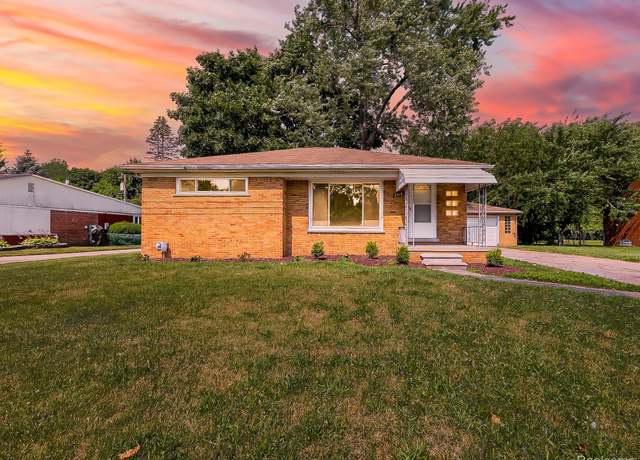 Property at 2314 Middlebelt Rd, West Bloomfield, MI 48324, 3 beds, 1 bath