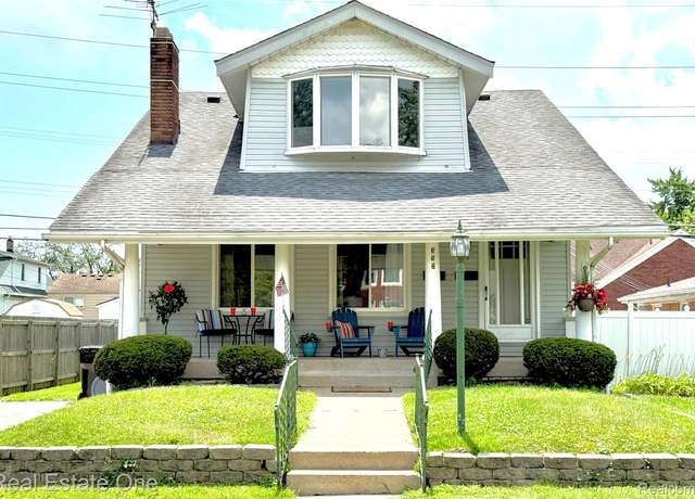 Property at 355 Poplar St, Wyandotte, MI 48192, 4 beds, 2 baths