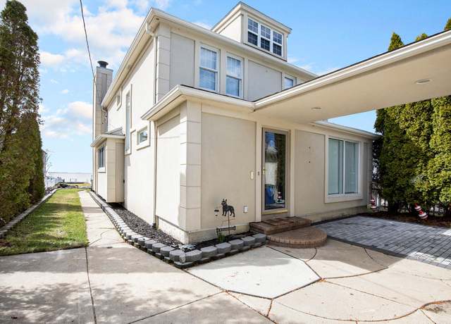 Property at 9861 Dixie Hwy, Ira, MI 48023, 4 beds, 2.5 baths