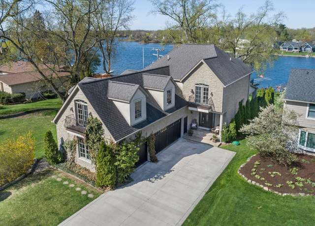 Property at 3190 Edgewood Park Dr, Commerce Twp, MI 48382, 5 beds, 3.5 baths