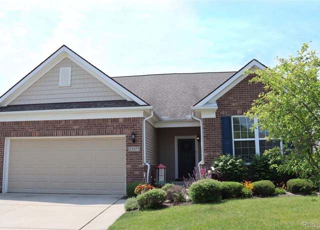 Property at 23971 Manistee Ln, Flat Rock, MI 48134, 3 beds, 2 baths