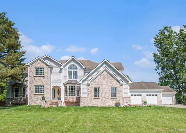 Property at 7471 Brewer Rd, Flint, MI 48507, 5 beds, 3.5 baths