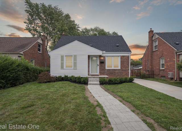 Property at 3220 N Connecticut Ave, Royal Oak, MI 48073, 3 beds, 2 baths