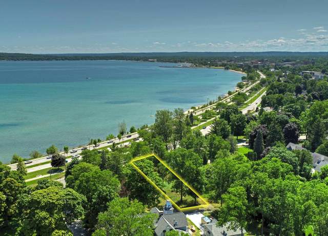 Property at 1123 Bay St, Traverse City, MI 49684