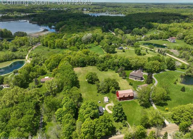 Property at 2220 S Hadley Rd, Ortonville, MI 48462, 6 beds, 1 bath