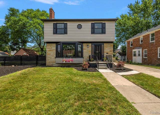 Property at 9161 W Outer Dr, Detroit, MI 48219, 3 beds, 2.5 baths