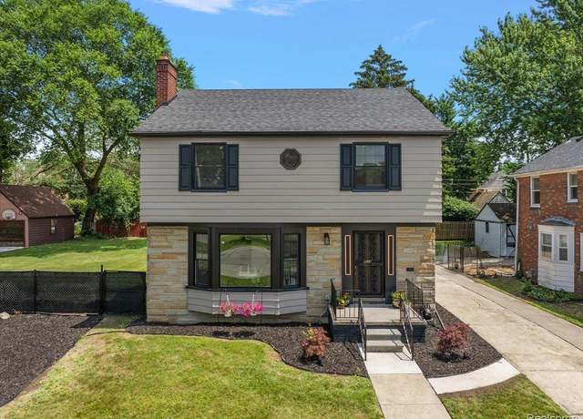 Property at 9161 W Outer Dr, Detroit, MI 48219, 3 beds, 2.5 baths