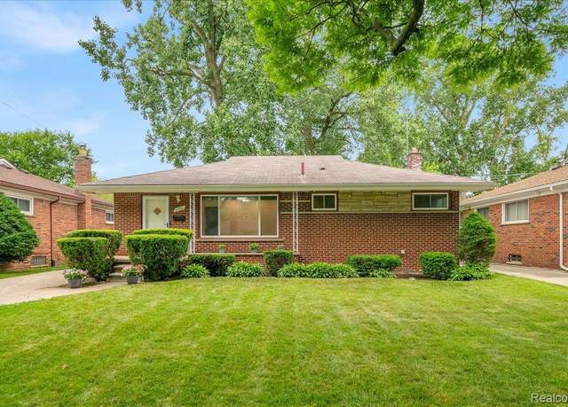 Property at 21660 Church St, Oak Park, MI 48237, 3 beds, 2 baths