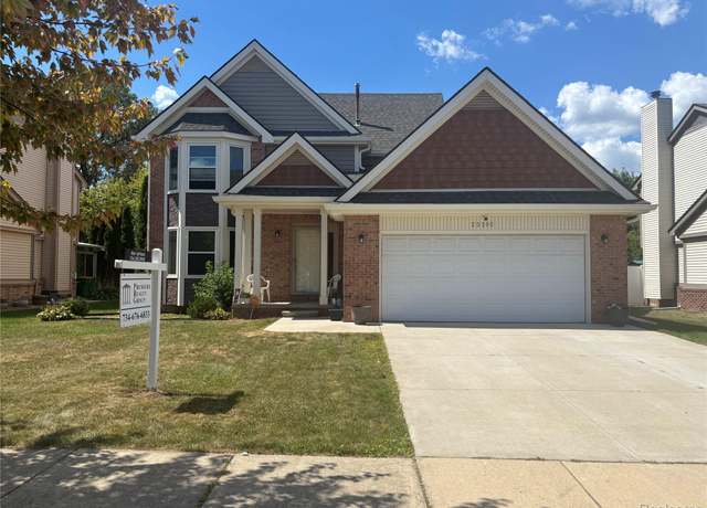 Property at 23300 Brentwood Dr, Trenton, MI 48183, 4 beds, 2.5 baths