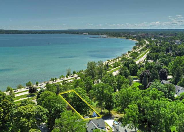 Property at 1133 Bay St, Traverse City, MI 49684