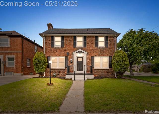 Property at 18402 Greenlawn St, Detroit, MI 48221, 3 beds, 2.5 baths