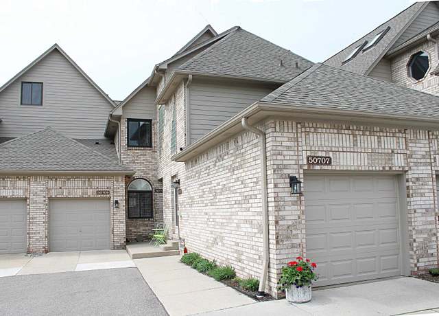 Property at 50707 N Harbour View Dr, New Baltimore, MI 48047, 2 beds, 3 baths