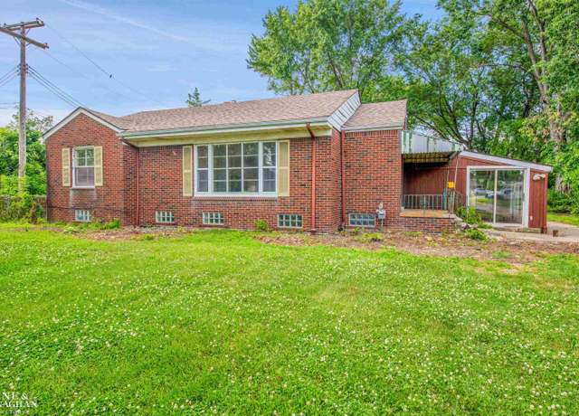 Property at 15365 Frazho Rd, Roseville, MI 48066, 3 beds, 3 baths