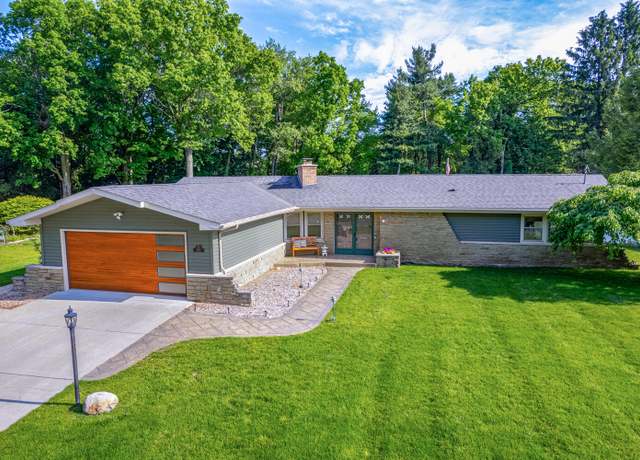 Property at 3420 Northview Dr, Kalamazoo, MI 49004, 4 beds, 2 baths