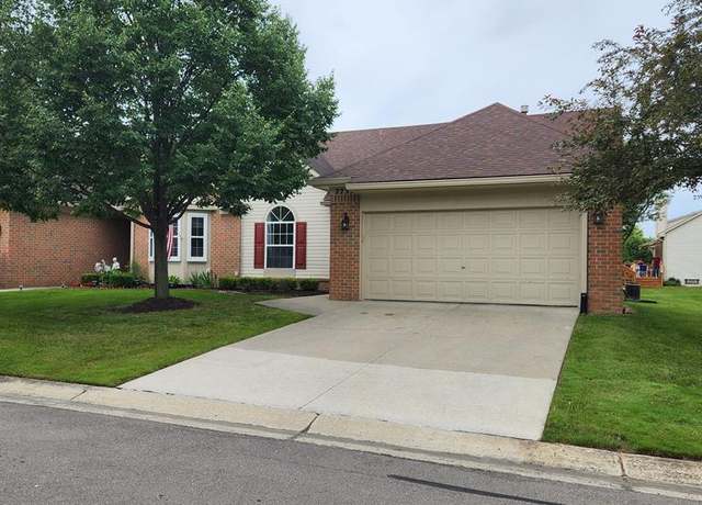 Property at 2233 Maplehurst Dr, Walled Lake, MI 48390, 2 beds, 2 baths