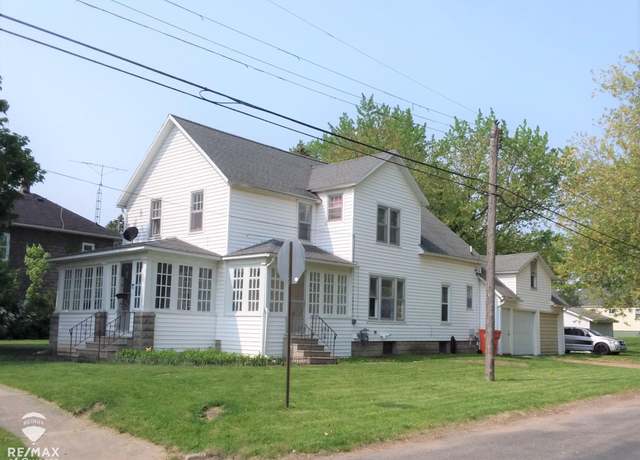 Property at 125 Hoyt St, Owosso, MI 48867, 4 beds, 2 baths