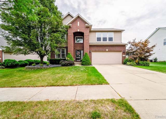Property at 31225 Handsomer Dr, Flat Rock, MI 48134, 4 beds, 3.5 baths