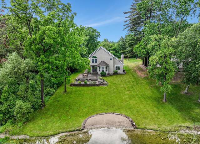 Property at 1052 Maple Heights Dr, White Lake Charter Township, MI 48386, 3 beds, 2.5 baths