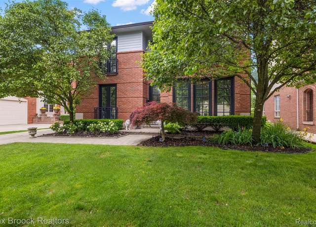 Property at 650 Hanna St, Birmingham, MI 48009, 4 beds, 3.5 baths