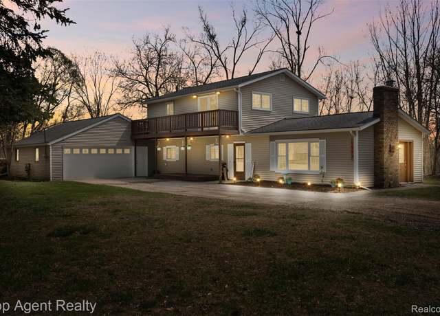 Property at 1593 Parke St, Rochester Hills, MI 48307, 3 beds, 1.5 baths