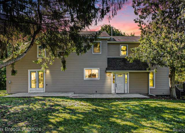 Property at 7147 Mabley Hill Rd, Fenton, MI 48430, 4 beds, 2.5 baths