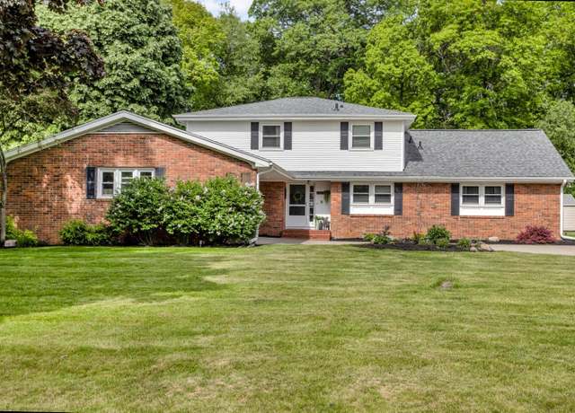 Property at 3414 Caroline Dr, Jackson, MI 49203, 5 beds, 3.5 baths