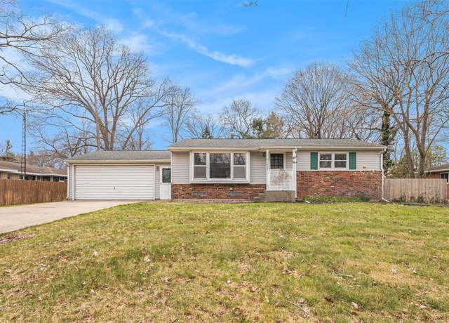 Property at 1423 W Norton Ave, Norton Shores, MI 49441, 3 beds, 2 baths