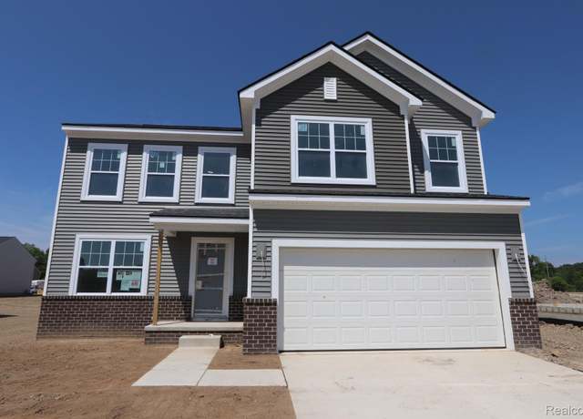 Property at 54759 Heron Cir, Chesterfield, MI 48047, 3 beds, 2.5 baths