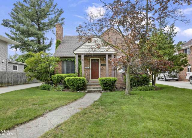 Property at 1921 Pinecrest Rd, Ferndale, MI 48220, 3 beds, 2.5 baths