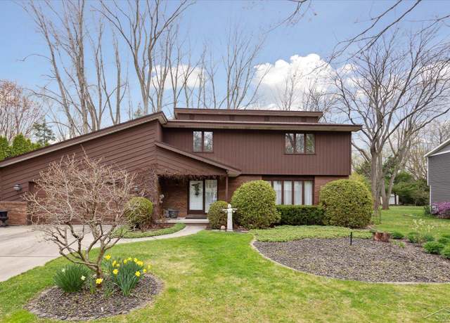Property at 304 Mayfield Ln, Midland, MI 48640, 4 beds, 2.5 baths