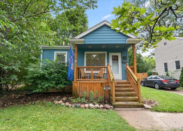 Property at 204 Wordsworth St, Ferndale, MI 48220, 2 beds, 1 bath