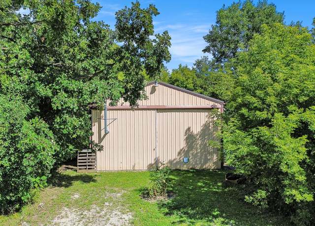 Property at 3361 S Center Rd, Burton, MI 48519, 3 beds, 1 bath