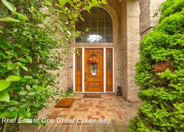 Property at 4168 Windemere Dr, Saginaw, MI 48603, 5 beds, 3.5 baths