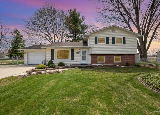 Property at 2615 Yosemite St, Saginaw, MI 48603, 3 beds, 2 baths