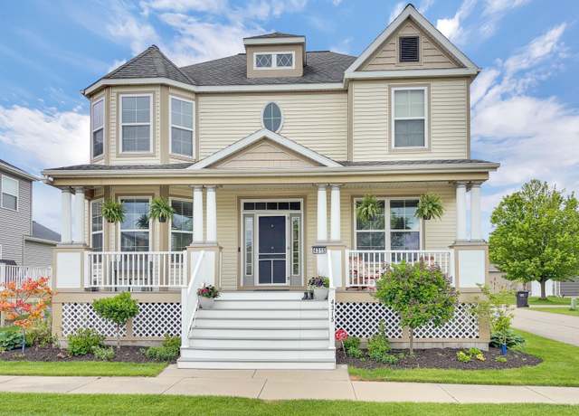 Property at 4315 Astoria Ave SE, Grand Rapids, MI 49512, 5 beds, 3.5 baths