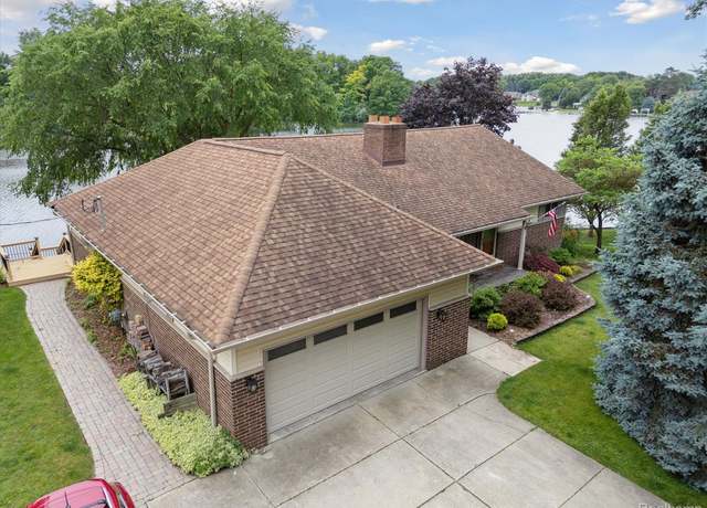 Property at 3817 Lake Lapeer Dr, Metamora, MI 48455, 4 beds, 2.5 baths
