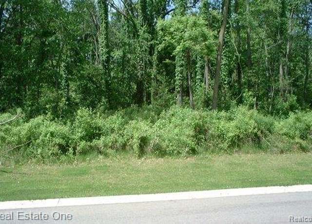 Property at 1925 Laflamme Ct, White Lake, MI 48386