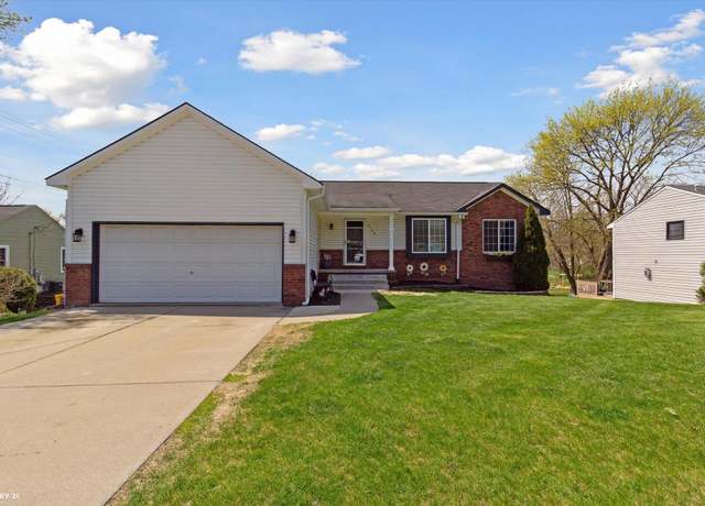 Property at 2165 Walnut Rd, Auburn Hills, MI 48326, 3 beds, 2.5 baths