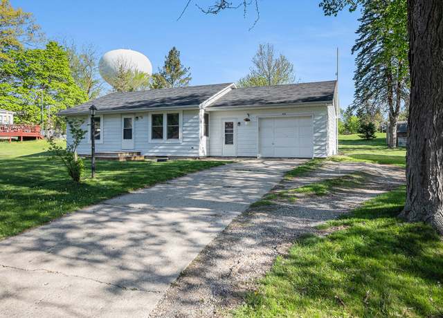 Property at 445 E Cherry St, Fremont, MI 49412, 2 beds, 1.5 baths